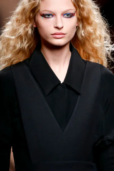 Look 80